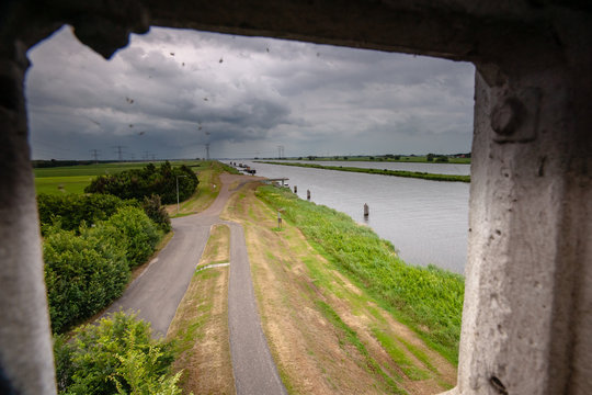 View of the concrete watchtower with view over the polder