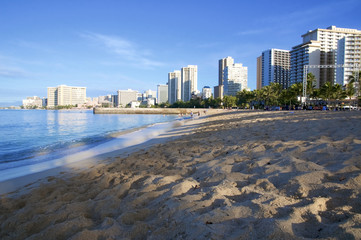 Naklejka premium walking in hawaii