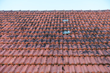Altes undichtes Dach