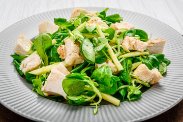 salad with chicken grilled with lettuce