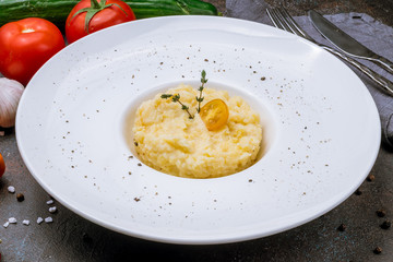 mashed potatoes on bowl
