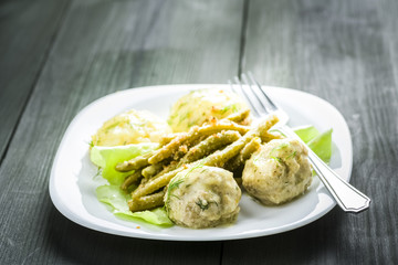 Meatballs in dill sauce