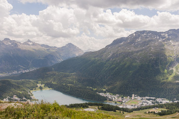St. Moritz, St. Moritzersee, Bergsee, Corviglia, Rosatschgruppe, Bernina, Alpen, Wanderweg, Oberengadin, Graubünde, Sommer, Schweiz