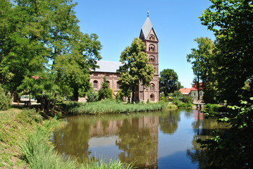 Fototapeta na wymiar Zabytkowy kościół, Roztoka, Dolny Śląsk