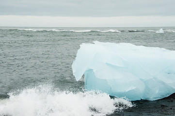 Icebergs em Jökulsárlón, um lago glaciar na Islândia