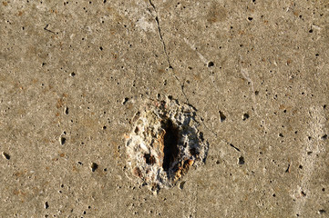 Betonwand mit Defekten