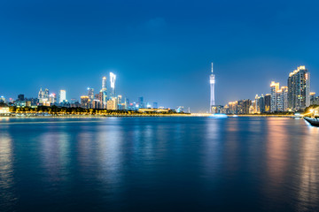 Fototapeta na wymiar The skyline of the night in Guangzhou