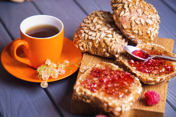 buns with jam and tea