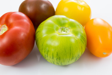 tomates de couleurs variées
