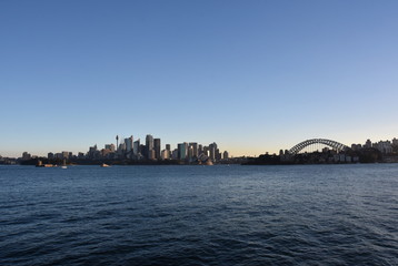 Fototapeta premium View of Sydney's skyline and Sydney Harbour from Cremorne Point.