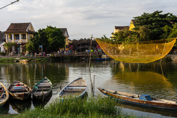 Obraz premium bateau de pécheur traditionnel à Hoi An