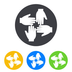 Icono plano cuatro manos en circulo varios colores
