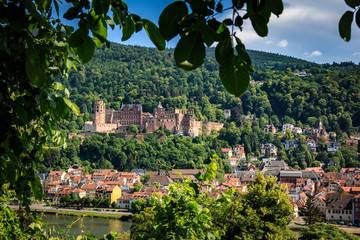 Aufstieg zum Philosophenweg mit Blick auf das Heidelberger Schloss, Heidelberg, Baden Württemberg,...