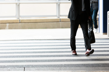 Obraz premium 通行人と横断歩道