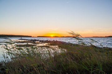 Sonnenuntergang am Veerse Meer in den Niederlanden