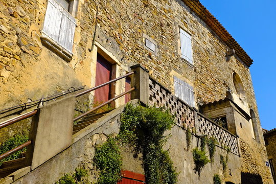 village saint gervais de roubion dr&ocirc;me