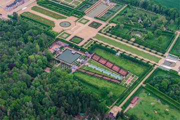 vue a&eacute;rienne des jardins du chateau de Champ de Bataille dans l'Eure en France