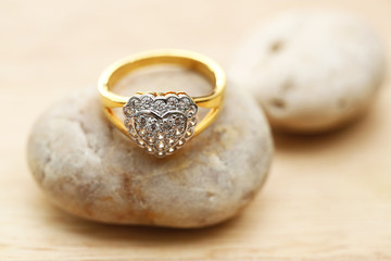 Heart diamond on gold ring