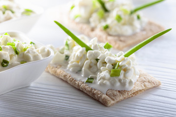 Cottage cheese with green onions.