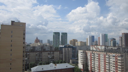 ГОРОД РАСТЕТ