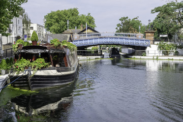 Fototapeta na wymiar Bridge over canal