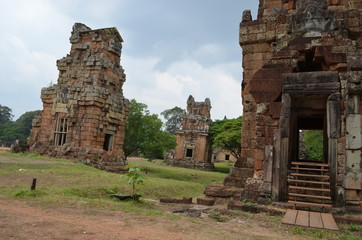 Fototapeta na wymiar ancient angkor temple cambodia hindu stone landscape