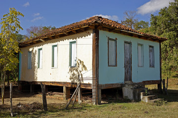 Fototapeta na wymiar Old farmhouse in Brazil