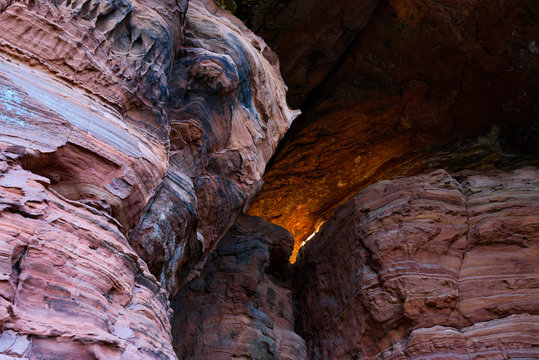 red glowing stones - Felsengl&uuml;hen Altschlossfelsen Pfalz