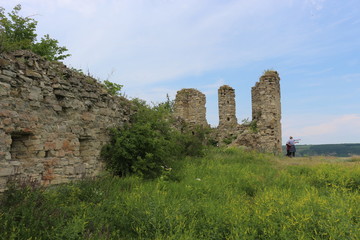 Fototapeta na wymiar The ruins of the old fortress
