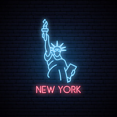 Statue of liberty neon icon. Neon emblem of New York, bright banner. US Landmark. Night light signboard. Vector illustration. © greens87
