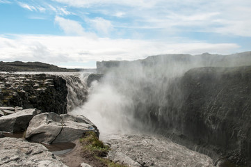 A imponente cascata de Dettifoss, na Islândia
