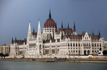 Fototapeta na wymiar The Hungarian Parliament Building, also known as the Parliament of Budapest.One of Europe's oldest legislative buildings, a notable landmark of Hungary and a popular tourist destination of Budapest