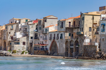 Fototapeta na wymiar sizilianische Küstenstadt Cefalù