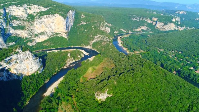 FRANCE COLLECTION : Les gorges de l'Ard&egrave;che vue du ciel