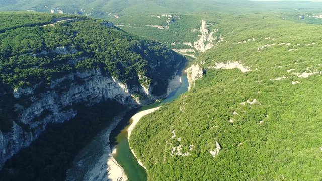 FRANCE COLLECTION : Les gorges de l'Ard&egrave;che vue du ciel