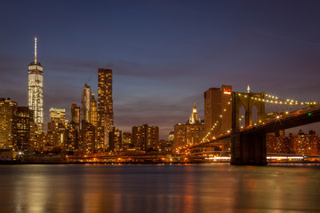 Obraz na płótnie Canvas Brooklyn Bridge and Manhattan skyline 