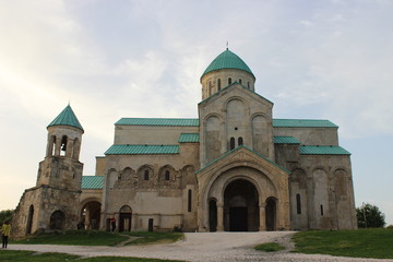 Fototapeta na wymiar bagrati cathedral in kutaisi , georgia