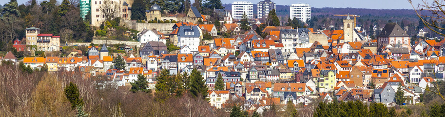 Fototapeta na wymiar view to old town and castle of Kronberg