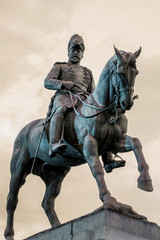 Naklejka na ściany i meble Statue of Army solider riding horse