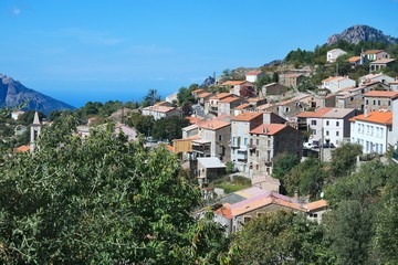 Obraz premium Corsica-view of the village Evisa