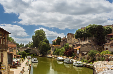 Fototapeta na wymiar French canal village