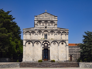 Fototapeta na wymiar Cattedrale San Pietro di Sorres