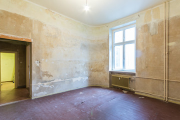 empty room before renovation - renovating apartment -