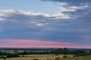 Obraz premium A beautiful colorful sunset in the countryside