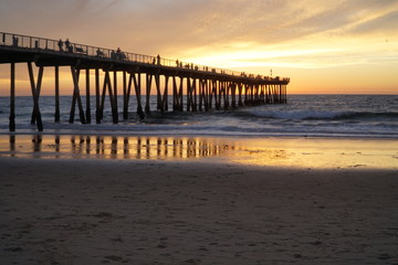 sunset pier walk
