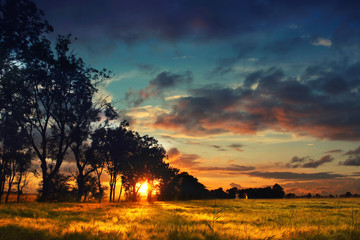 Sonnenuntergang auf dem Lande