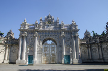 Obraz premium Entarance of Dolmabahce Palace