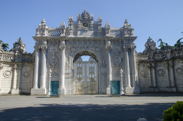 Fototapeta na wymiar Entarance of Dolmabahce Palace