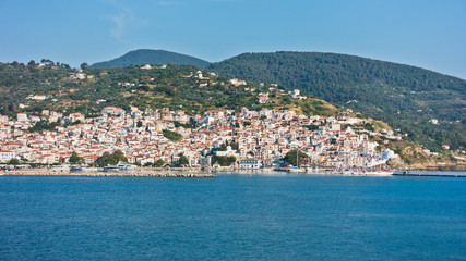 Fototapeta na wymiar Skopelos town and harbor at summer morning, island of Skopelos, Greece