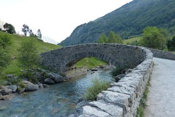 Fototapeta na wymiar Pont de Nadau